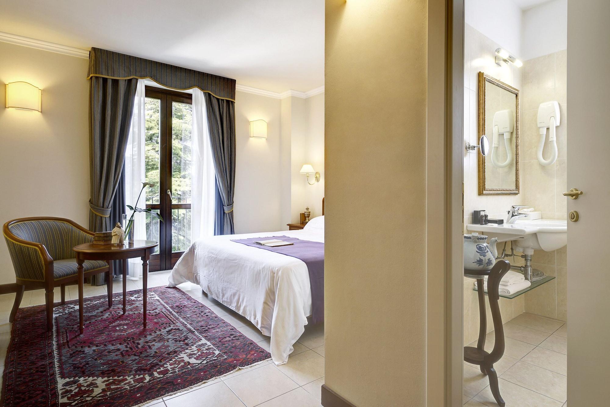 Hotel Cattani Stuart Xvii Secolo 4*