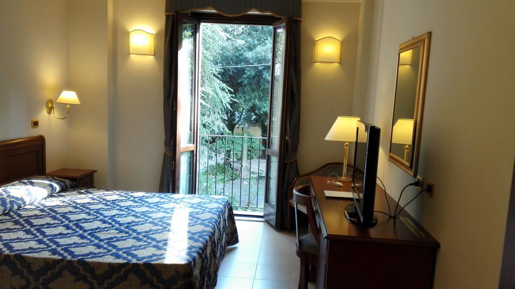 Cattani Stuart Xvii Secolo Hotel Pesaro